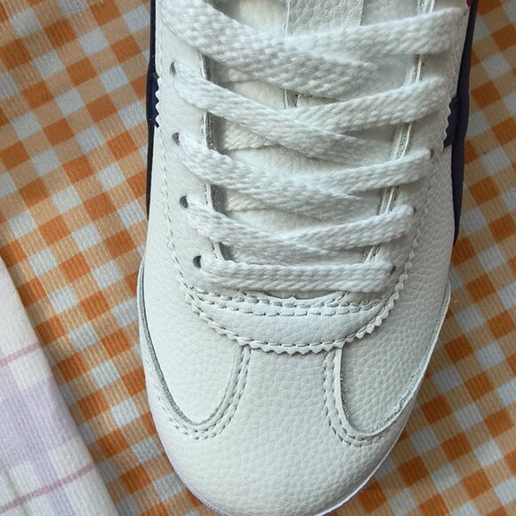 Onitsuka Tiger White Striped Low-Top Sneakers - Picture 4 of 9